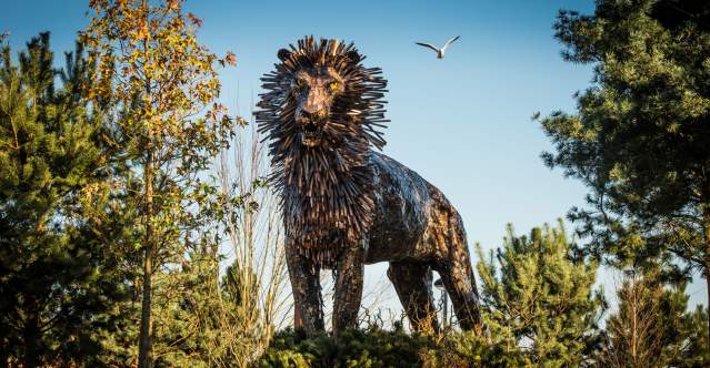 Aslan-at-CS-Lewis-Square