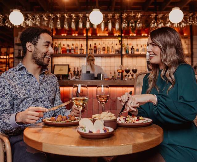 Crafty-Vintner-Couple dining