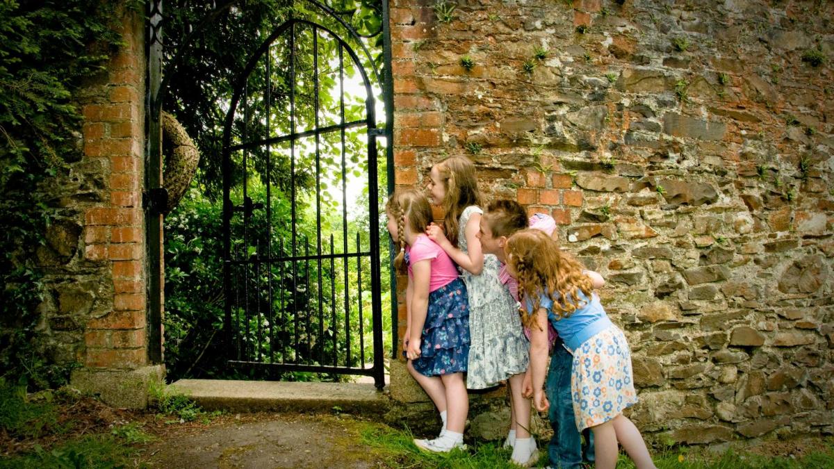 Rowallane-Garden-Children