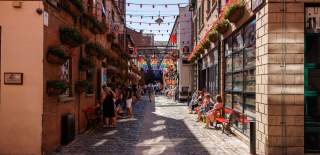 Spring-Commercial-Court