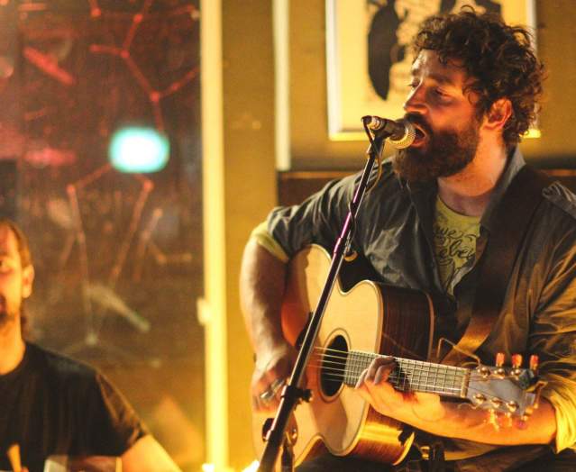 Sunday-Music-Sessions-at-The-Dirty-Onion